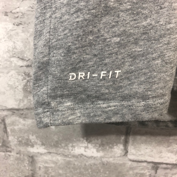 The Nike Tee. Dri-Fit Gray. Athletic Cut. Small - Picture 3 of 5